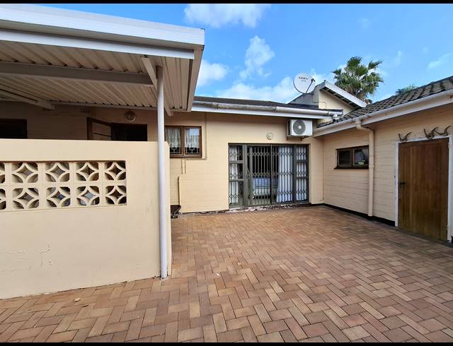 4 BEDROOM HOUSE TO LET IN MANORS